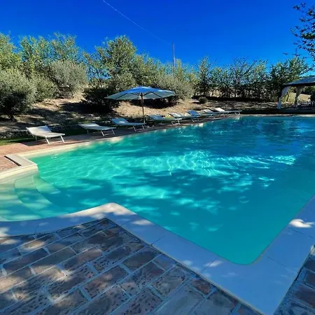Todi Poolsidesleeps 10exclusive Poolwalk To Todi 5 Kmsrestaurant 05 Kms Villa Petroro