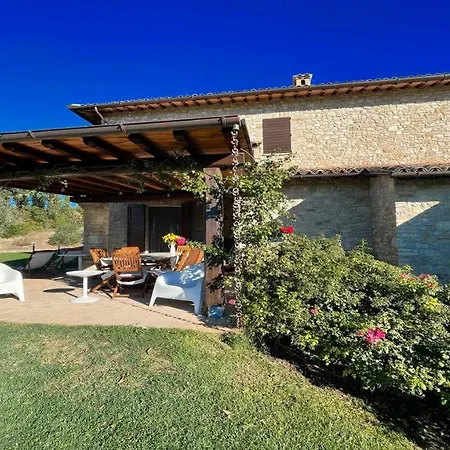 Villa Todi Poolsidesleeps 10exclusive Poolwalk To Todi 5 Kmsrestaurant 05 Kms