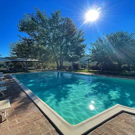 Todi Poolsidesleeps 10exclusive Poolwalk To Todi 5 Kmsrestaurant 05 Kms Villa *