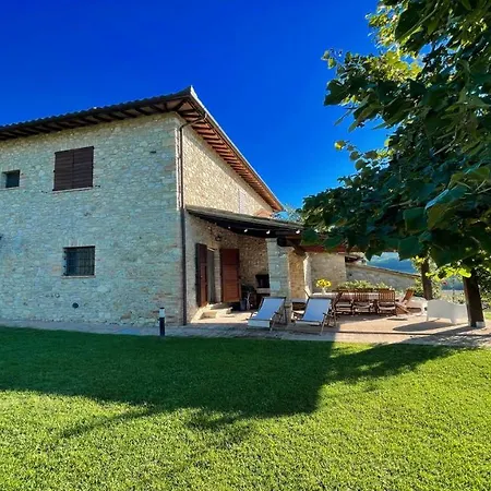 Todi Poolsidesleeps 10exclusive Poolwalk To Todi 5 Kmsrestaurant 05 Kms *