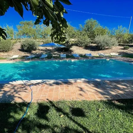 Todi Poolsidesleeps 10exclusive Poolwalk To Todi 5 Kmsrestaurant 05 Kms