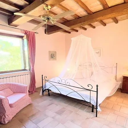 Todi Poolsidesleeps 10exclusive Poolwalk To Todi 5 Kmsrestaurant 05 Kms Villa