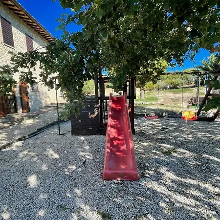 Todi Poolsidesleeps 10exclusive Poolwalk To Todi 5 Kmsrestaurant 05 Kms *