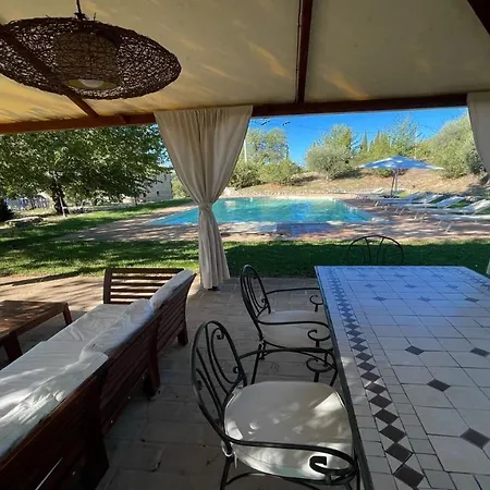 Todi Poolsidesleeps 10exclusive Poolwalk To Todi 5 Kmsrestaurant 05 Kms Villa Petroro