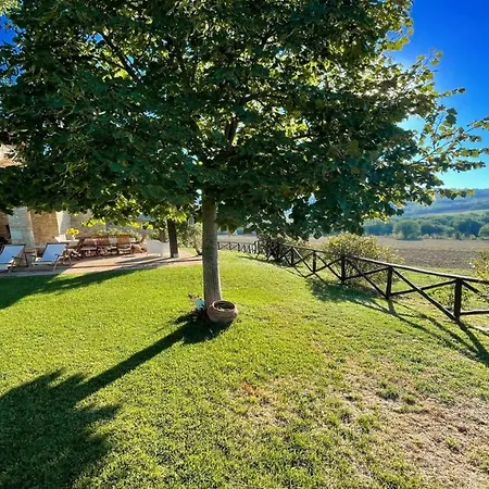 Todi Poolsidesleeps 10exclusive Poolwalk To Todi 5 Kmsrestaurant 05 Kms Villa Petroro