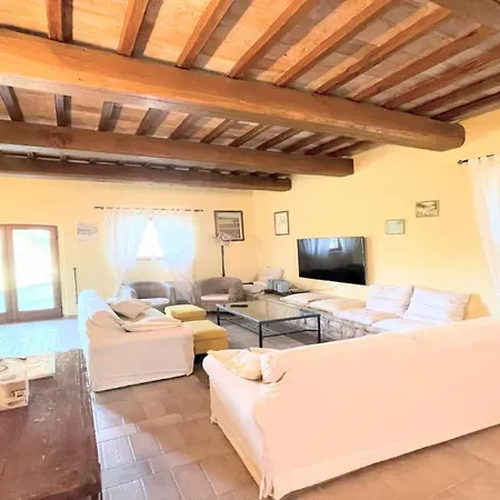 Todi Poolsidesleeps 10exclusive Poolwalk To Todi 5 Kmsrestaurant 05 Kms *